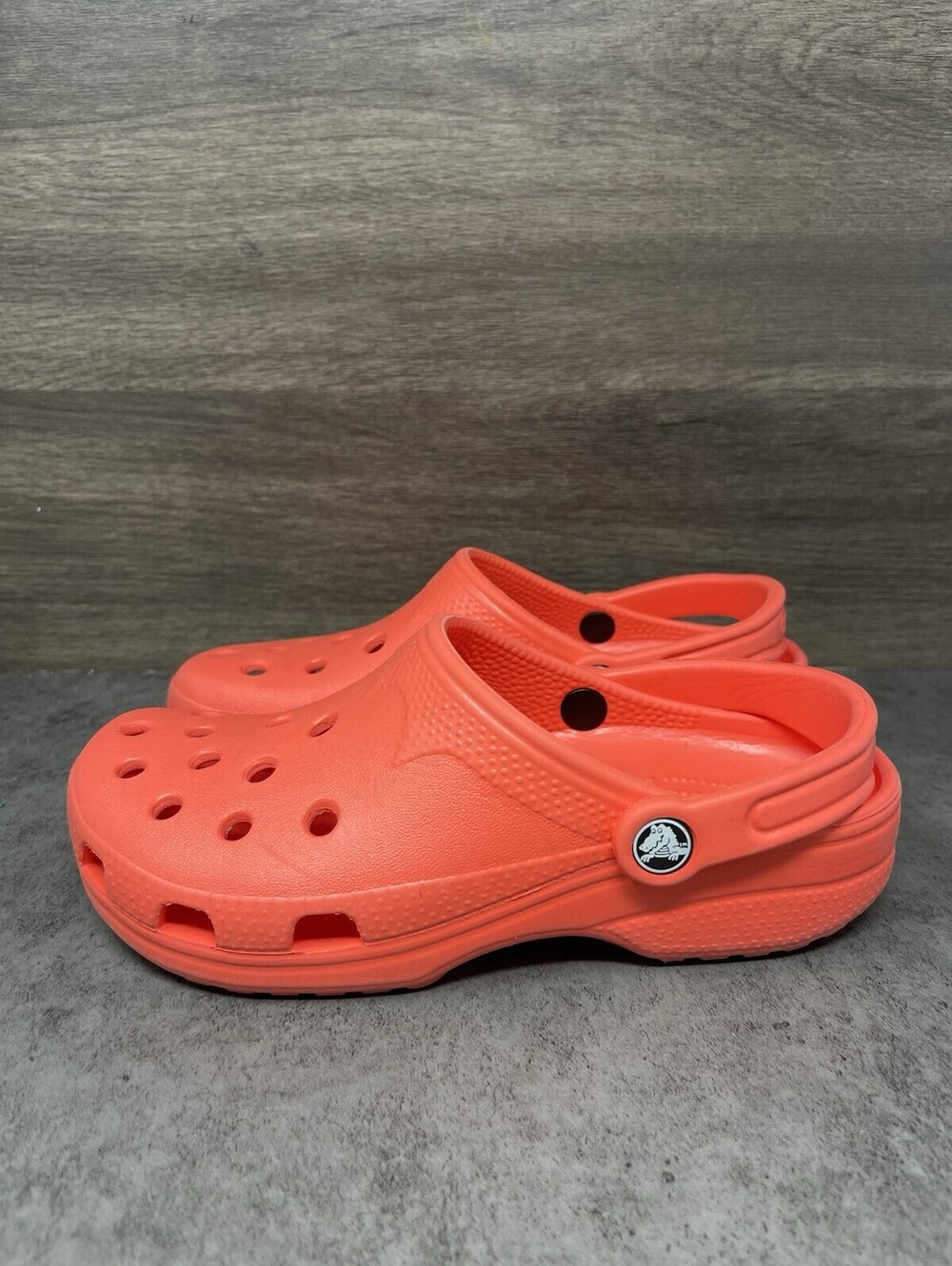 Crocs Classic Clog Womens Size 6-7 Bright Orange Red Comfort Slip On Sandals